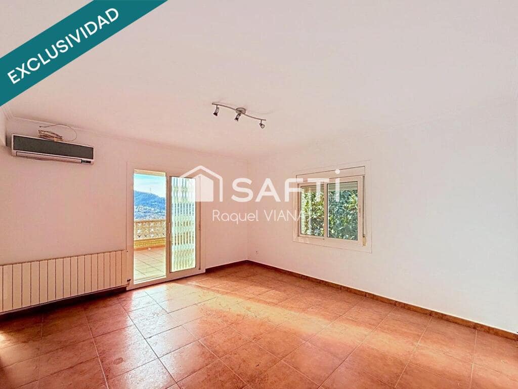 10 bedroom Villa for sale in Sant Vicenc dels Horts - € 395,000 (Ref: 9772890)