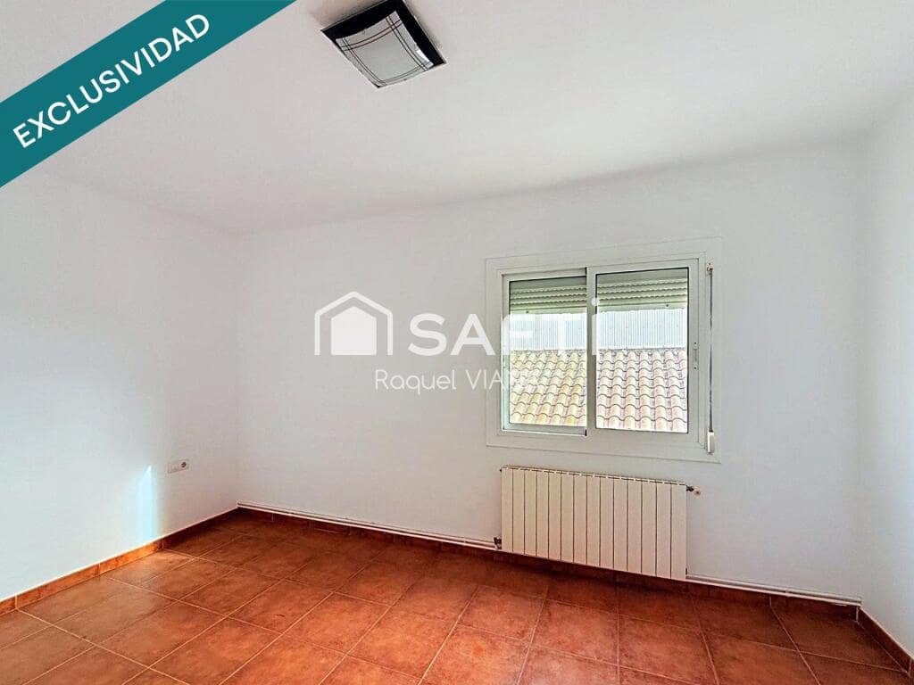 10 bedroom Villa for sale in Sant Vicenc dels Horts - € 395,000 (Ref: 9772890)