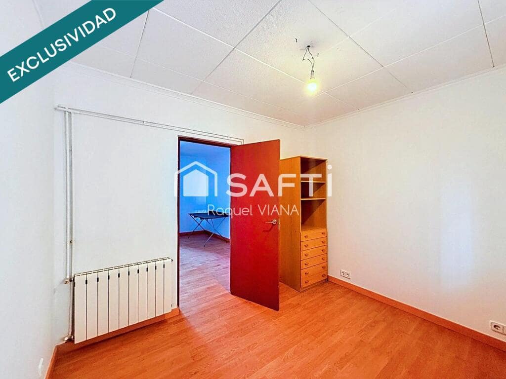 10 bedroom Villa for sale in Sant Vicenc dels Horts - € 395,000 (Ref: 9772890)