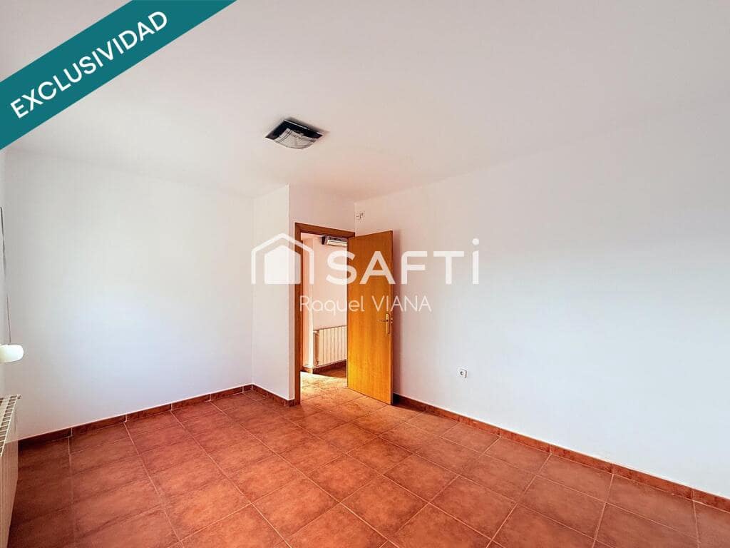 10 bedroom Villa for sale in Sant Vicenc dels Horts - € 395,000 (Ref: 9772890)