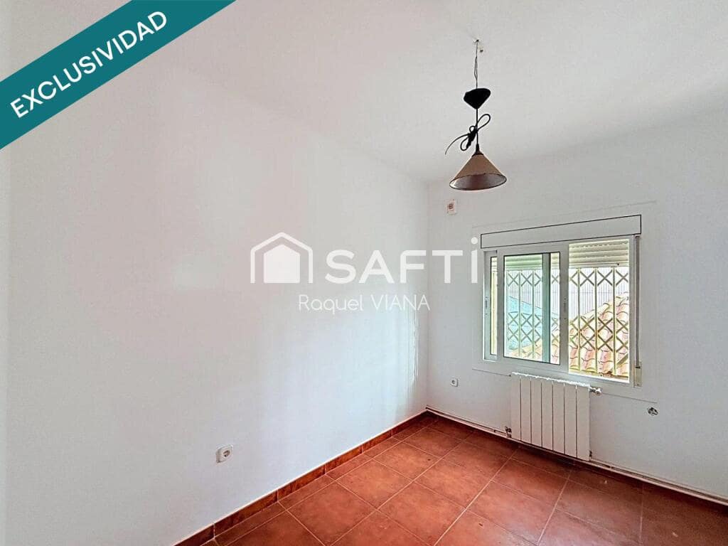 10 bedroom Villa for sale in Sant Vicenc dels Horts - € 395,000 (Ref: 9772890)