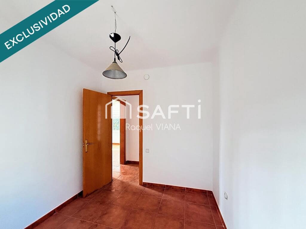 10 bedroom Villa for sale in Sant Vicenc dels Horts - € 395,000 (Ref: 9772890)