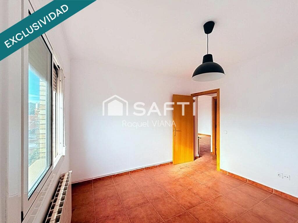 10 bedroom Villa for sale in Sant Vicenc dels Horts - € 395,000 (Ref: 9772890)