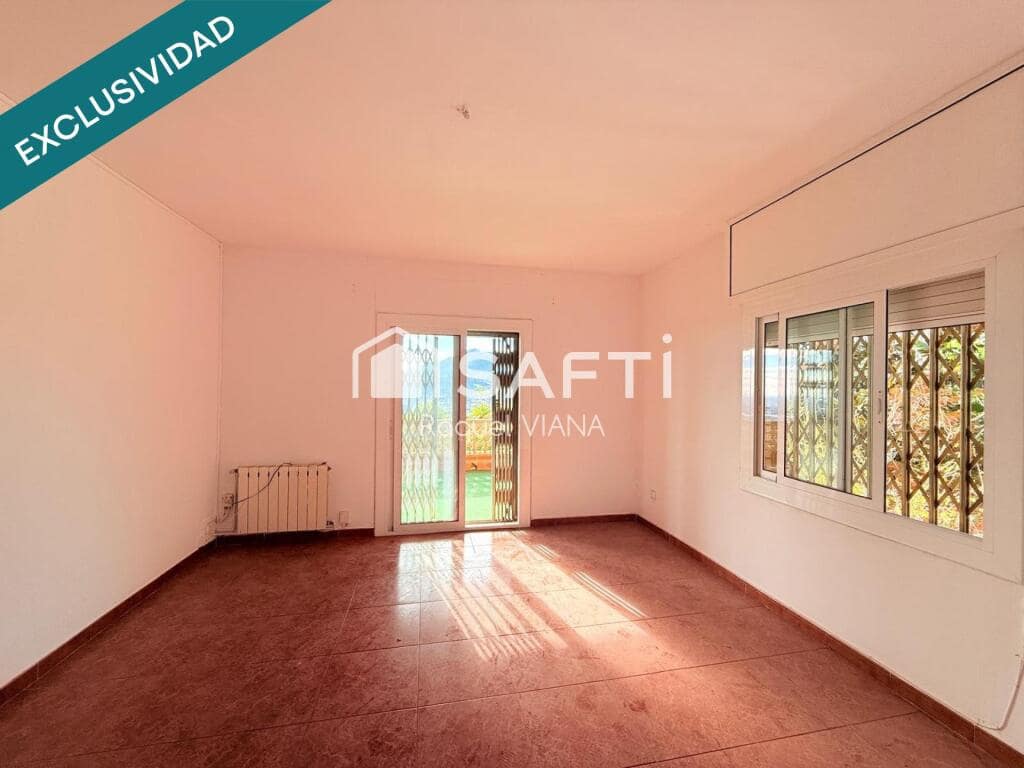 10 bedroom Villa for sale in Sant Vicenc dels Horts - € 395,000 (Ref: 9772890)