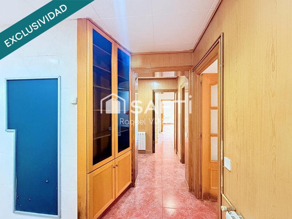 10 bedroom Villa for sale in Sant Vicenc dels Horts - € 395,000 (Ref: 9772890)