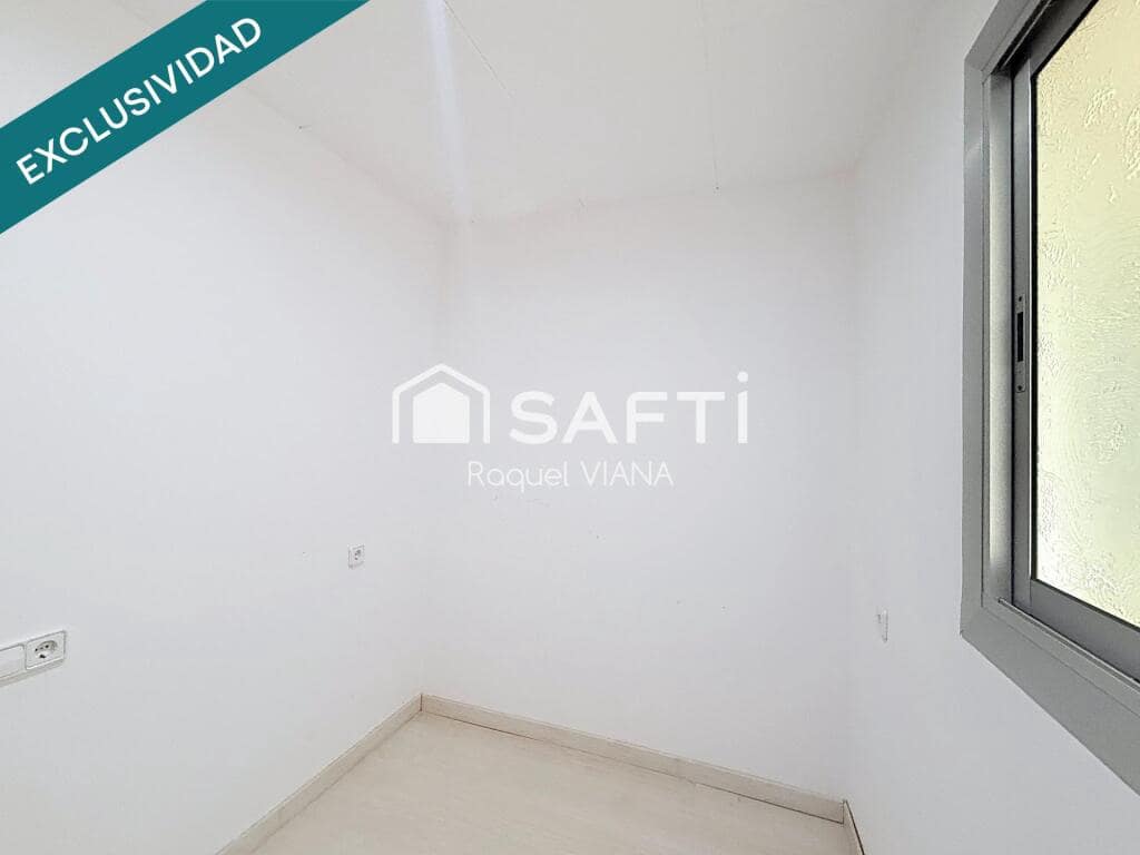 10 bedroom Villa for sale in Sant Vicenc dels Horts - € 395,000 (Ref: 9772890)