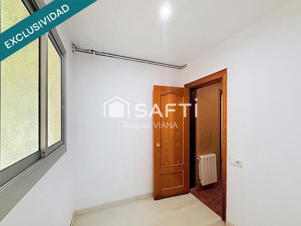 10 bedroom Villa for sale in Sant Vicenc dels Horts - € 395,000 (Ref: 9772890)