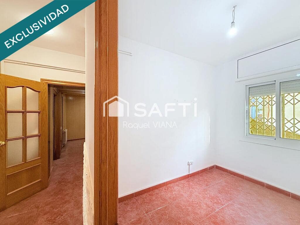 10 bedroom Villa for sale in Sant Vicenc dels Horts - € 395,000 (Ref: 9772890)