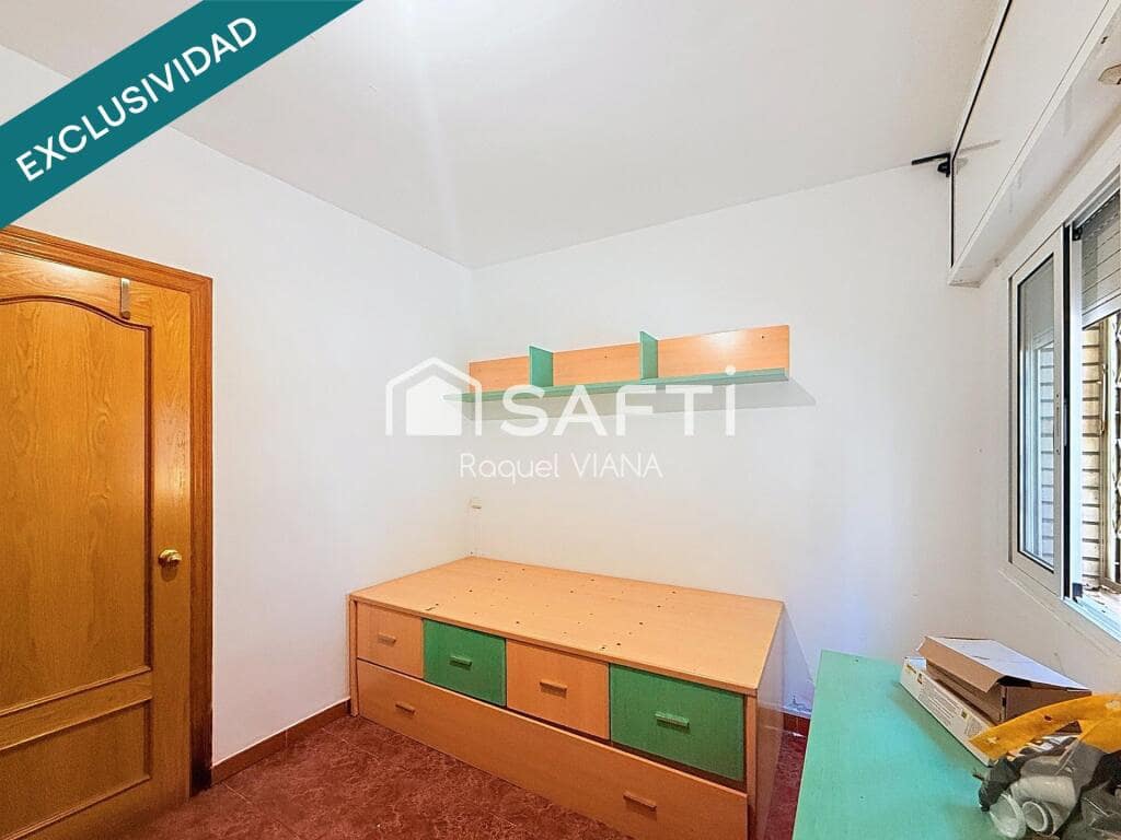 10 bedroom Villa for sale in Sant Vicenc dels Horts - € 395,000 (Ref: 9772890)