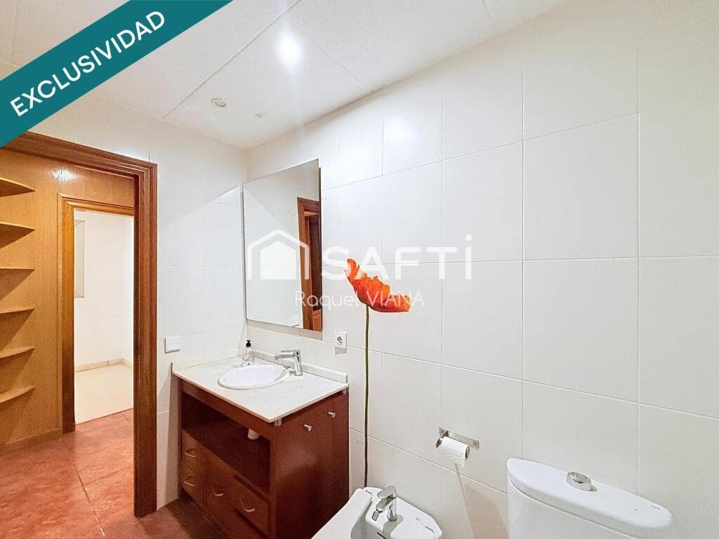 10 bedroom Villa for sale in Sant Vicenc dels Horts - € 395,000 (Ref: 9772890)