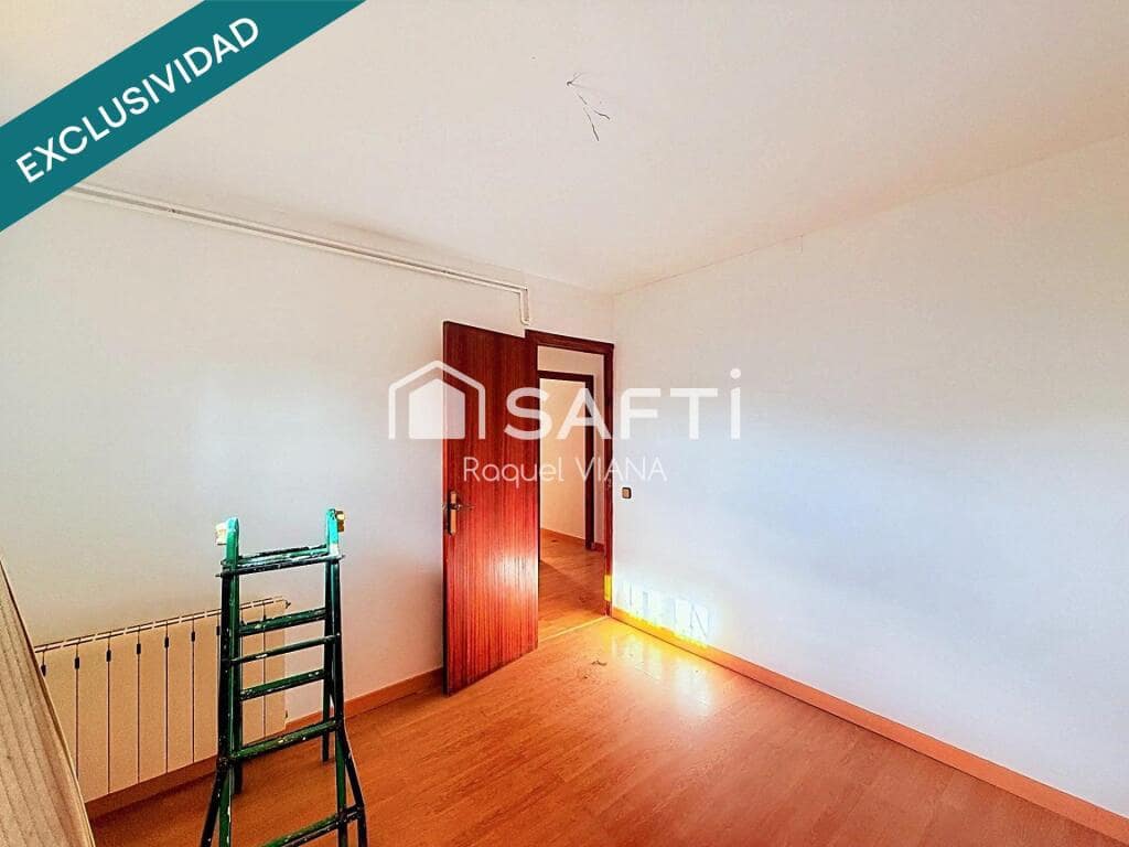 10 bedroom Villa for sale in Sant Vicenc dels Horts - € 395,000 (Ref: 9772890)