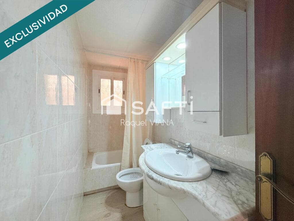 10 bedroom Villa for sale in Sant Vicenc dels Horts - € 395,000 (Ref: 9772890)