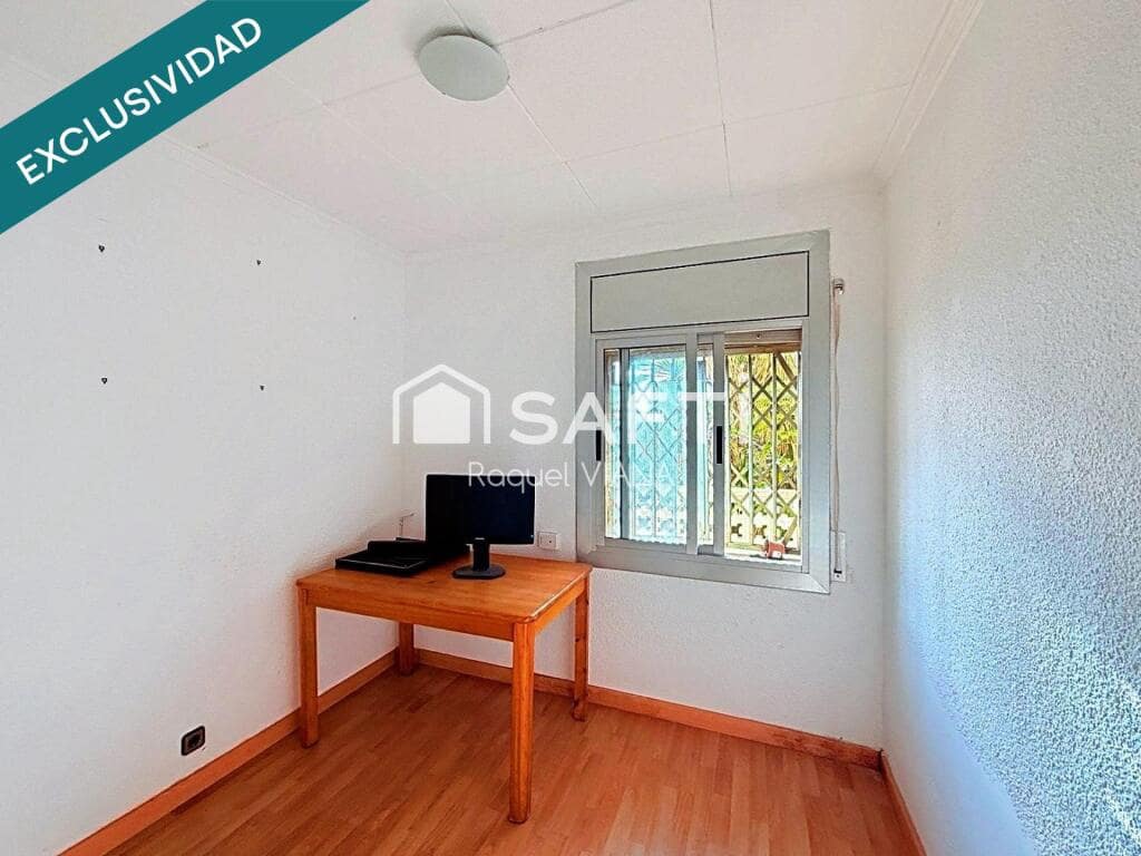 10 bedroom Villa for sale in Sant Vicenc dels Horts - € 395,000 (Ref: 9772890)