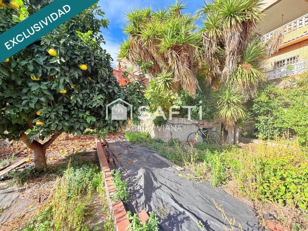 10 bedroom Villa for sale in Sant Vicenc dels Horts - € 395,000 (Ref: 9772890)