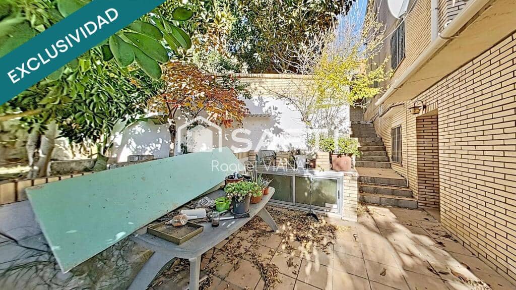 10 bedroom Villa for sale in Sant Vicenc dels Horts - € 395,000 (Ref: 9772890)