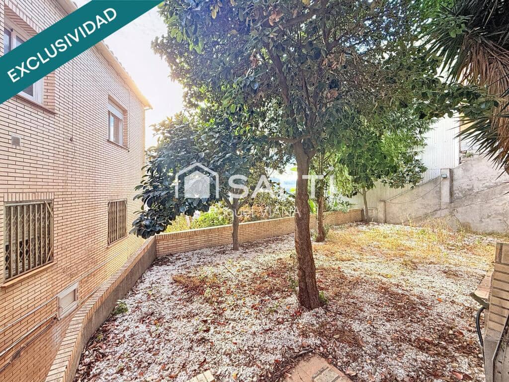 10 bedroom Villa for sale in Sant Vicenc dels Horts - € 395,000 (Ref: 9772890)