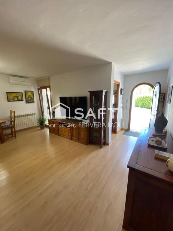 3 soverom Villa til salgs i Ciutadella de Menorca med svømmebasseng garasje - € 675 000 (Ref: 9777945)