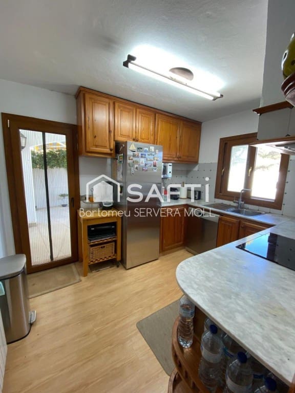 3 soverom Villa til salgs i Ciutadella de Menorca med svømmebasseng garasje - € 675 000 (Ref: 9777945)