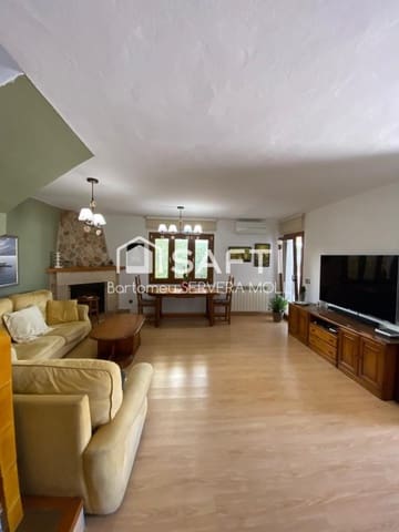 3 soverom Villa til salgs i Ciutadella de Menorca med svømmebasseng garasje - € 675 000 (Ref: 9777945)