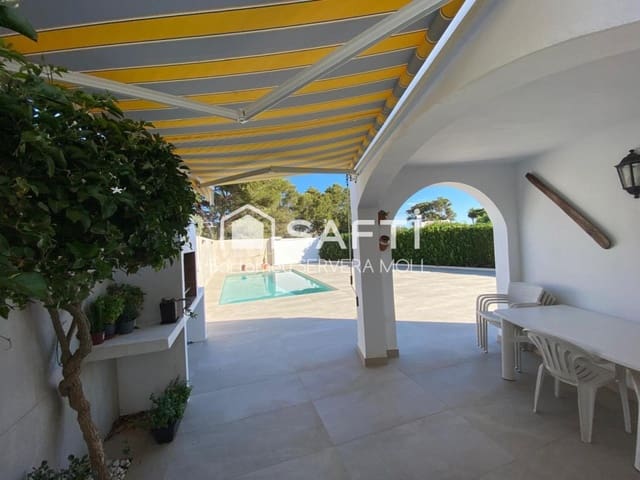 3 soverom Villa til salgs i Ciutadella de Menorca med svømmebasseng garasje - € 675 000 (Ref: 9777945)
