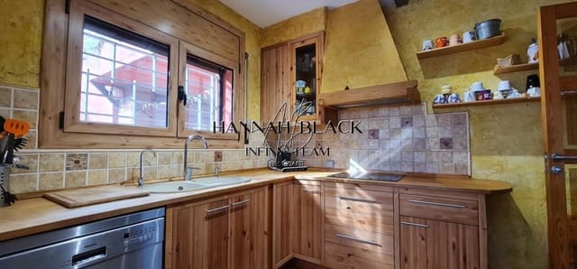 3 camera da letto Villa in vendita in Vallirana con piscina garage - 599.000 € (Rif: 9777946)