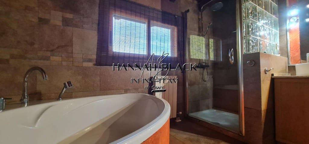 3 camera da letto Villa in vendita in Vallirana con piscina garage - 599.000 € (Rif: 9777946)