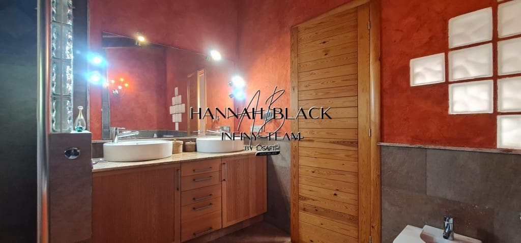 3 camera da letto Villa in vendita in Vallirana con piscina garage - 599.000 € (Rif: 9777946)