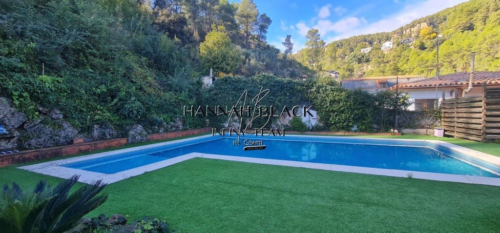 3 camera da letto Villa in vendita in Vallirana con piscina garage - 599.000 € (Rif: 9777946)