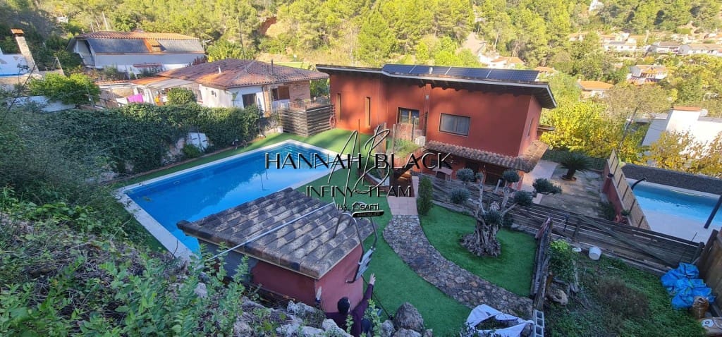 3 camera da letto Villa in vendita in Vallirana con piscina garage - 599.000 € (Rif: 9777946)