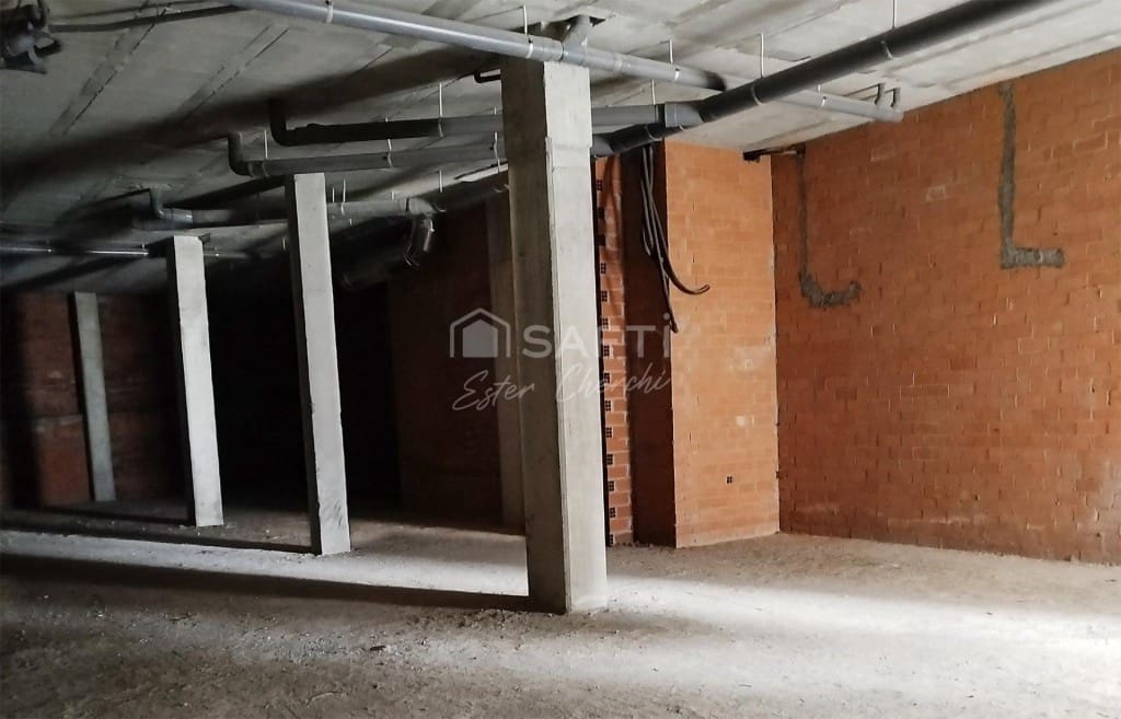 Erhverv til salg i Ames - € 119.000 (Ref: 9777953)