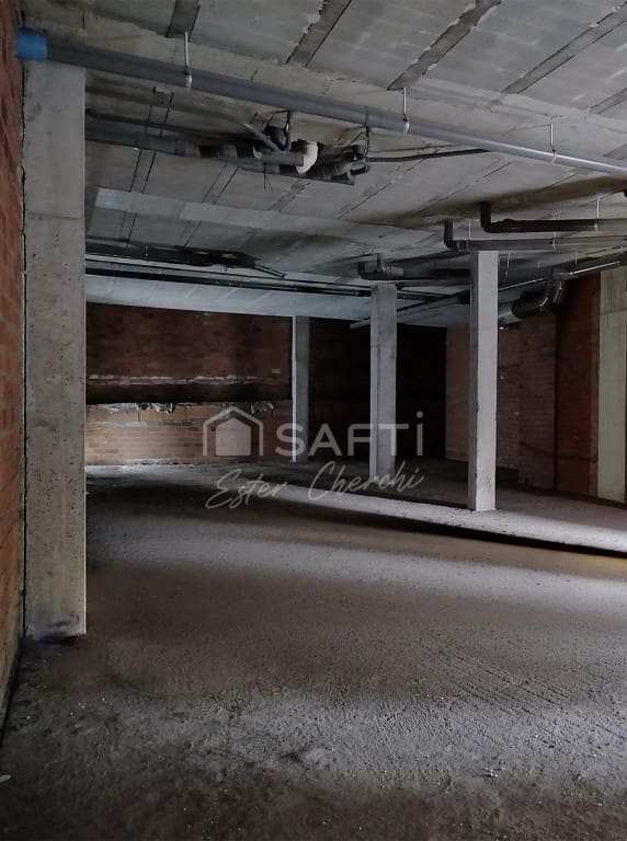 Erhverv til salg i Ames - € 119.000 (Ref: 9777953)