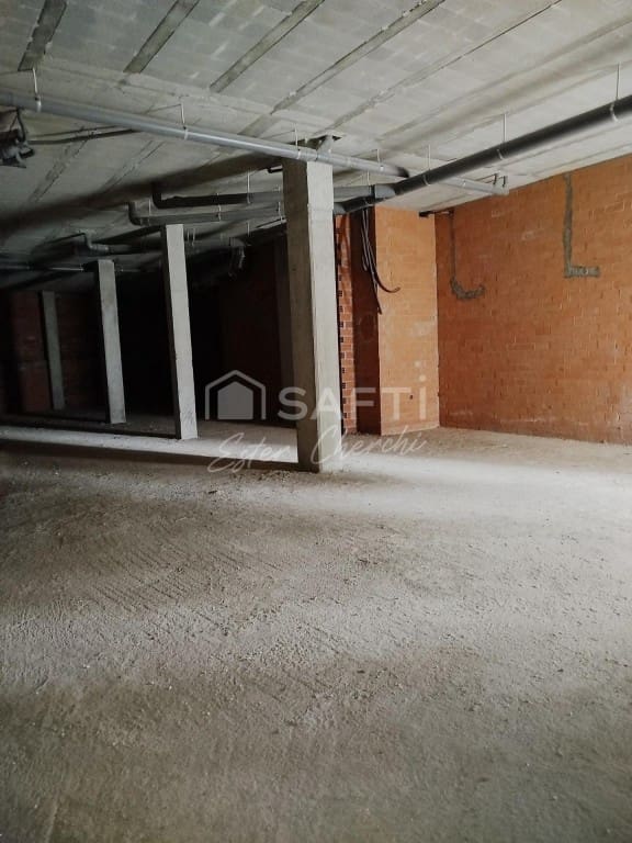 Erhverv til salg i Ames - € 119.000 (Ref: 9777953)