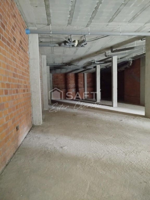 Erhverv til salg i Ames - € 119.000 (Ref: 9777953)