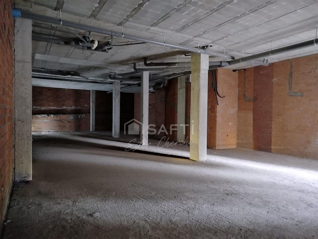 Erhverv til salg i Ames - € 119.000 (Ref: 9777953)