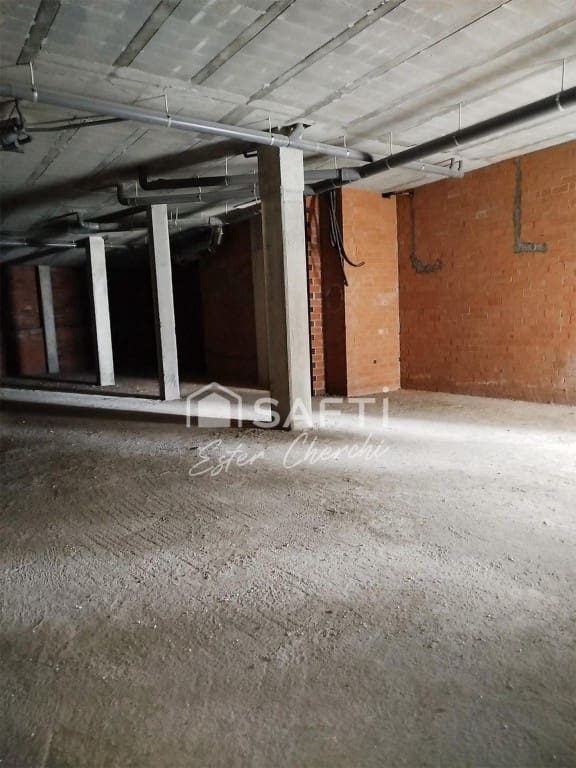 Erhverv til salg i Ames - € 119.000 (Ref: 9777953)