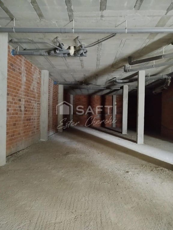 Erhverv til salg i Ames - € 119.000 (Ref: 9777953)