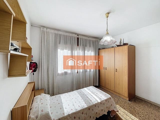 3 makuuhuone Huoneisto myytävänä paikassa Vilafranca del Penedès - 197 000 € (Ref: 9780429)