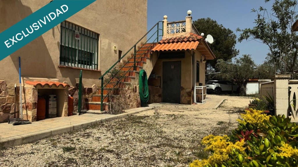 5 sypialnia Finka/Dom wiejski na sprzedaż w Onil z basenem garażem - 330 000 € (Ref: 9780431)