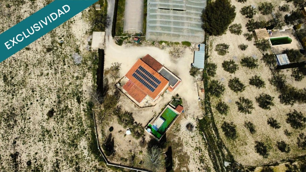 5 sypialnia Finka/Dom wiejski na sprzedaż w Onil z basenem garażem - 330 000 € (Ref: 9780431)