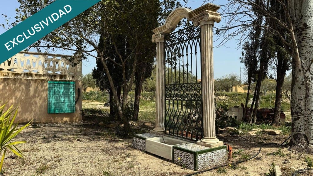 5 sypialnia Finka/Dom wiejski na sprzedaż w Onil z basenem garażem - 330 000 € (Ref: 9780431)