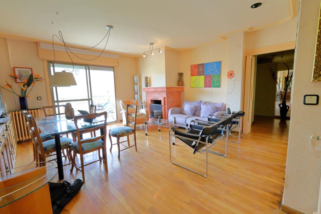 3 soveværelse Lejlighed til salg i Villafranca del Bierzo med swimmingpool - € 137.000 (Ref: 9780432)