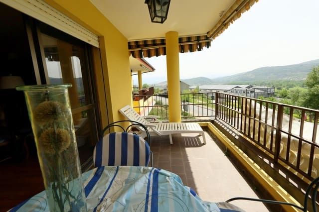 3 soveværelse Lejlighed til salg i Villafranca del Bierzo med swimmingpool - € 137.000 (Ref: 9780432)