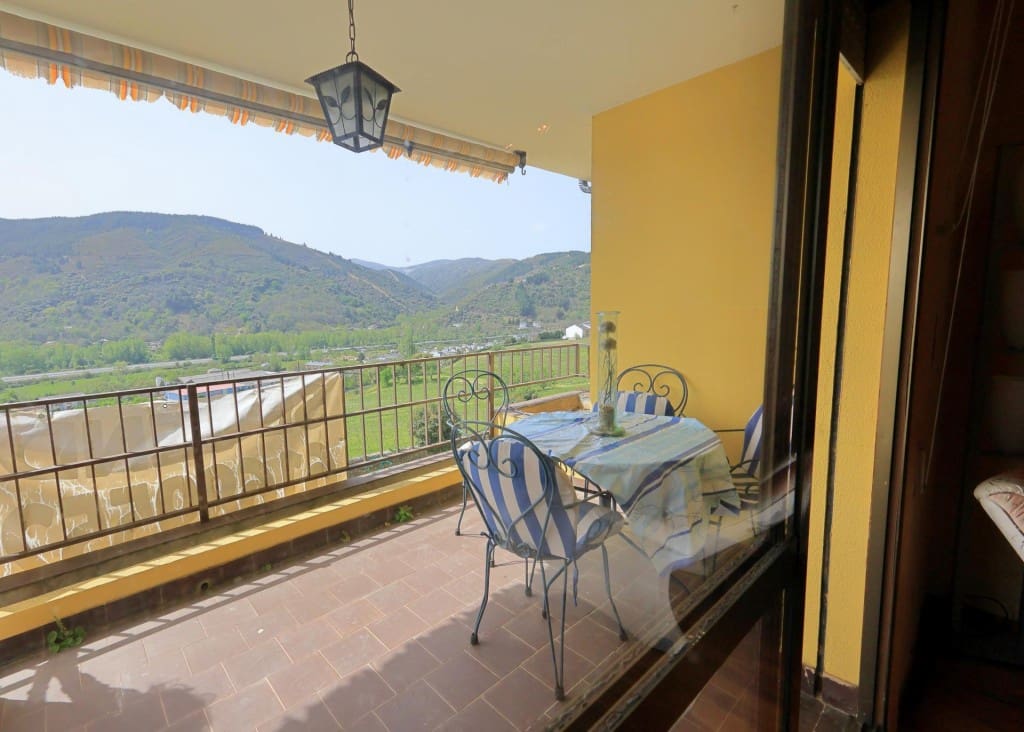 3 soveværelse Lejlighed til salg i Villafranca del Bierzo med swimmingpool - € 137.000 (Ref: 9780432)