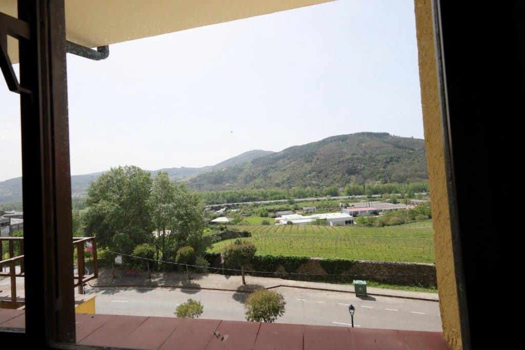 3 soveværelse Lejlighed til salg i Villafranca del Bierzo med swimmingpool - € 137.000 (Ref: 9780432)