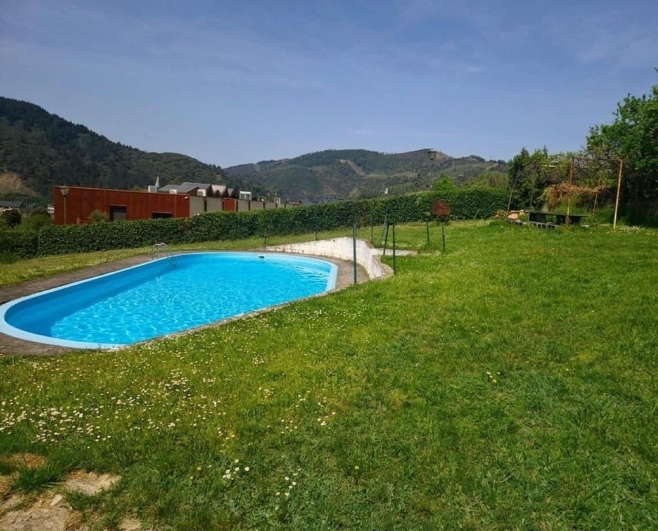 3 soveværelse Lejlighed til salg i Villafranca del Bierzo med swimmingpool - € 137.000 (Ref: 9780432)