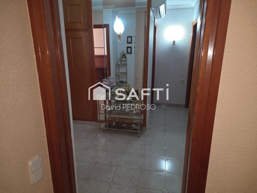 4 makuuhuone Huvila myytävänä paikassa Sant Carles de la Rapita mukana 
autotalli - 298 000 € (Ref: 9783183)