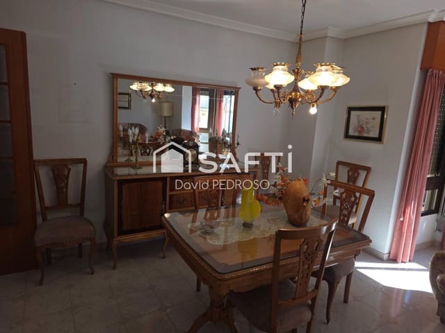 4 makuuhuone Huvila myytävänä paikassa Sant Carles de la Ràpita mukana 
autotalli - 298 000 € (Ref: 9783183)