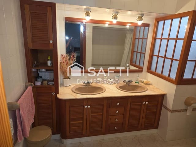 4 makuuhuone Huvila myytävänä paikassa Sant Carles de la Ràpita mukana 
autotalli - 298 000 € (Ref: 9783183)