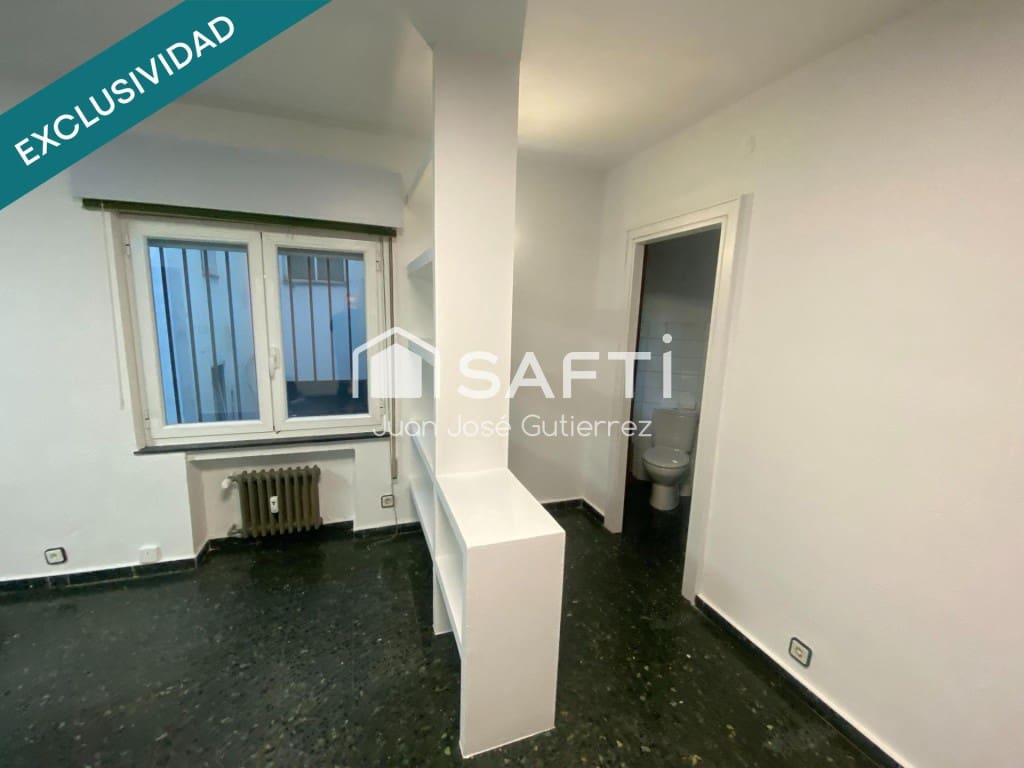 Kontor til salgs i Leon by - € 88 000 (Ref: 9783184)