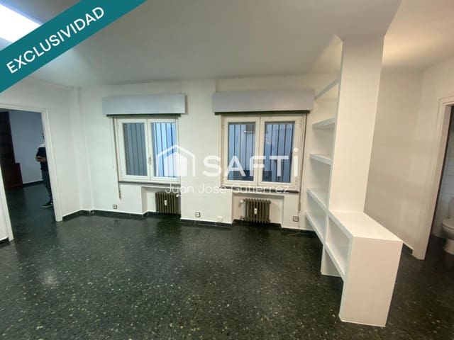 Kontor til salgs i Leon by - € 88 000 (Ref: 9783184)